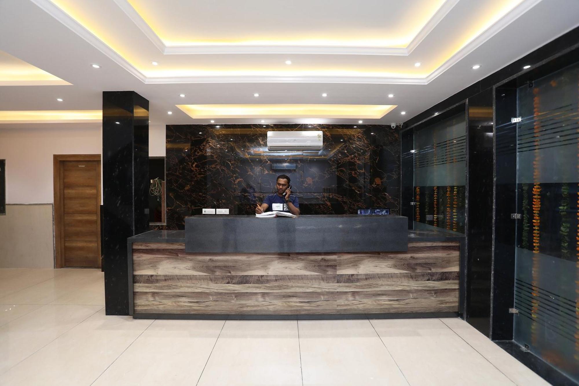 Hotel Ivy Nuova Delhi Esterno foto
